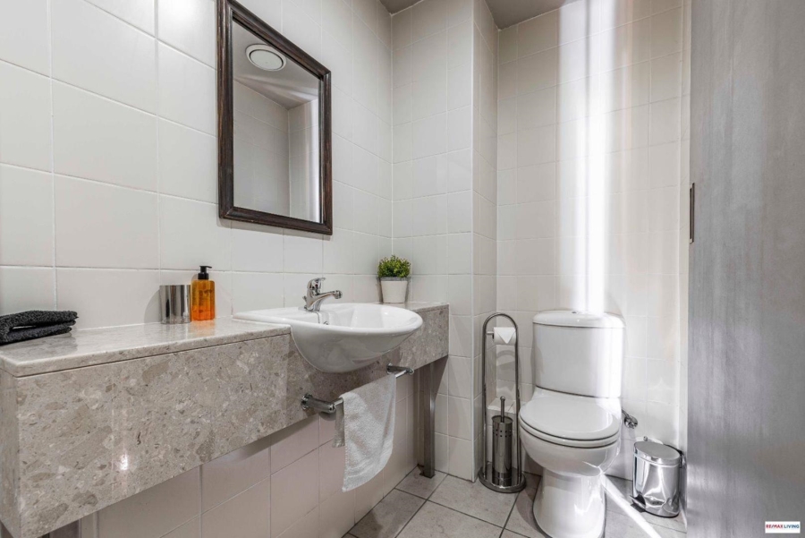 To Let 2 Bedroom Property for Rent in Cape Town City Centre Western Cape